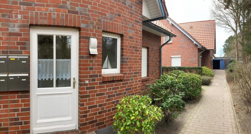 Property building, Neighbourhood