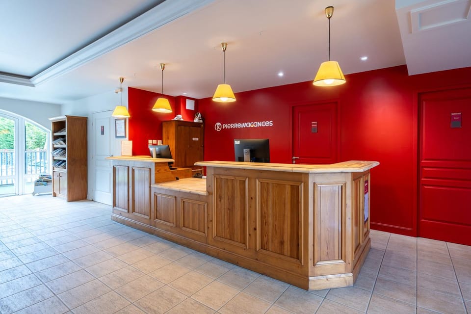 TV and multimedia, Seating area, On site