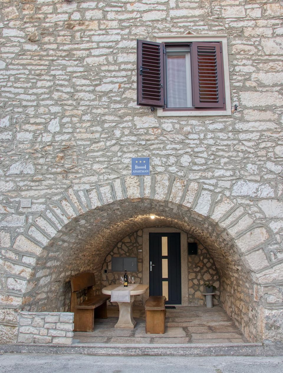 Property building, Facade/entrance