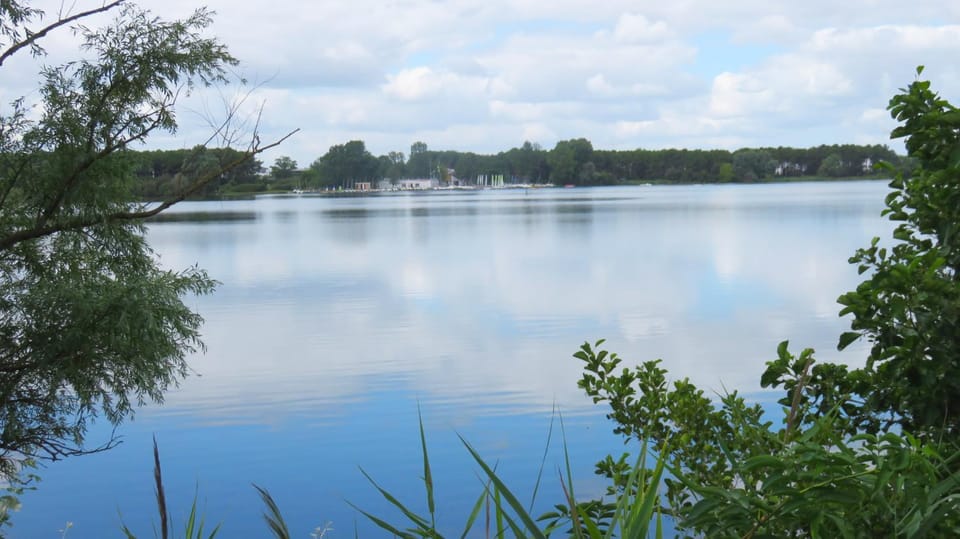 Off site, Neighbourhood, Windsurfing, Canoeing