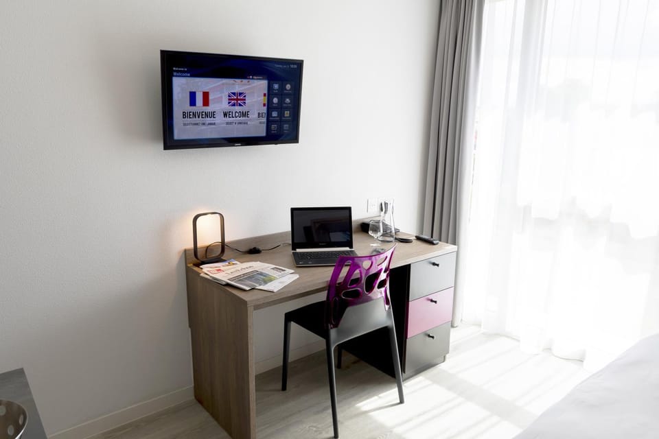 TV and multimedia, Seating area