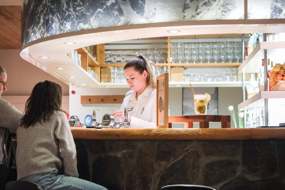 Lounge or bar