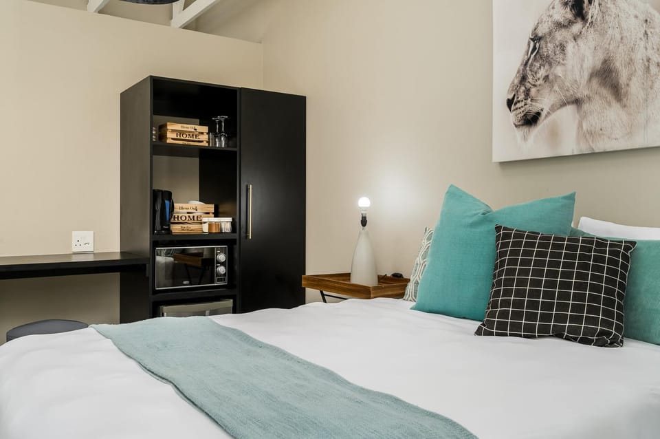 15 Port Elizabeth Country Getaway Deer Park estate15 Bed and Breakfast in Port Elizabeth