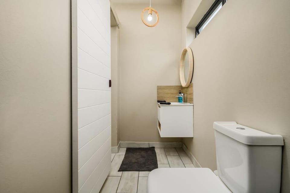 15 Port Elizabeth Country Getaway Deer Park estate15 Bed and Breakfast in Port Elizabeth