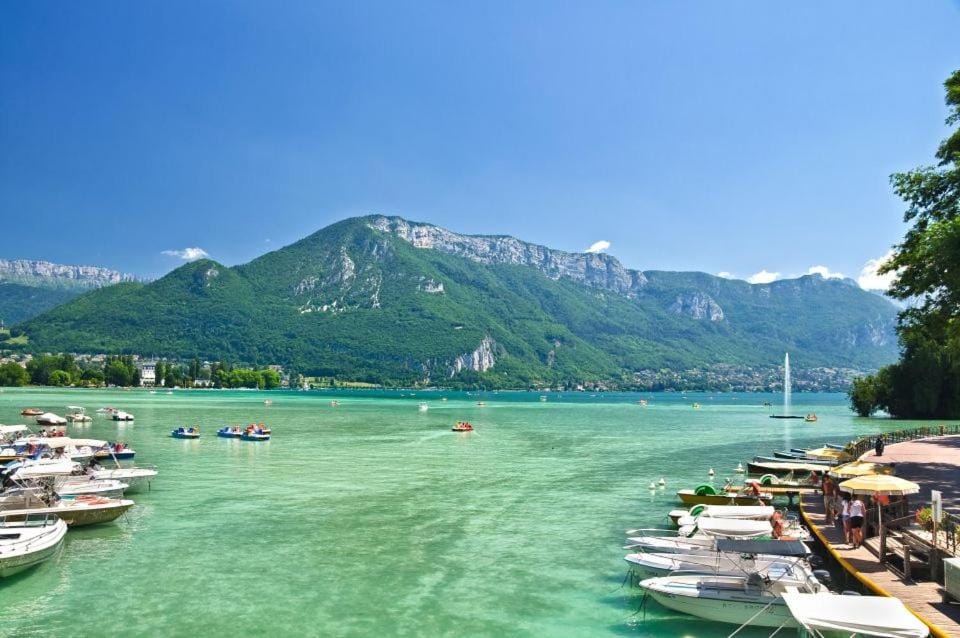 Nearby landmark, Restaurant/places to eat, Natural landscape, Beach, Aqua park, Area and facilities, Shopping Area, Swimming pool, Entertainment