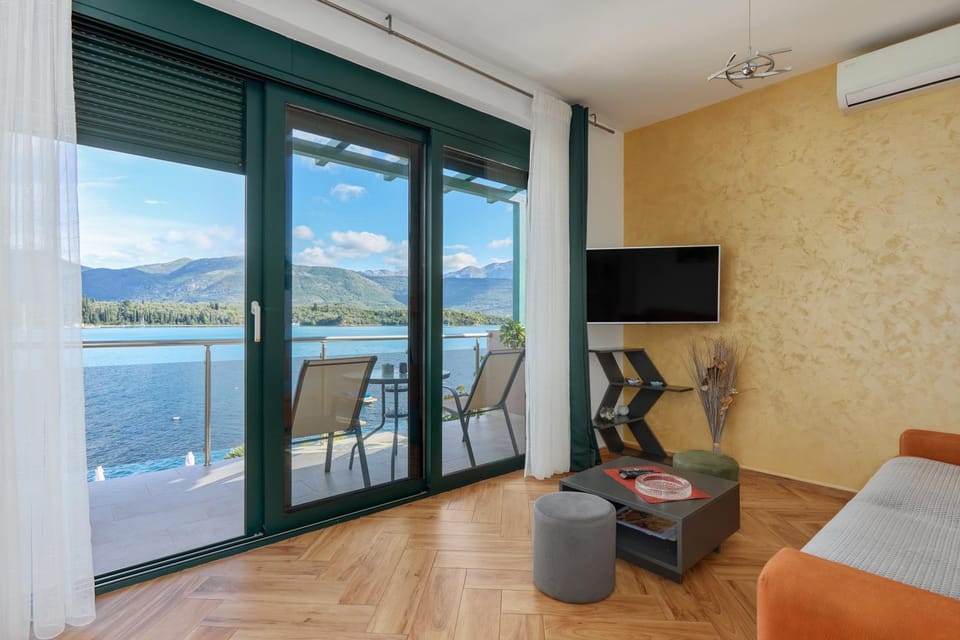 Apartments Tramonto Apartment in Kotor Municipality