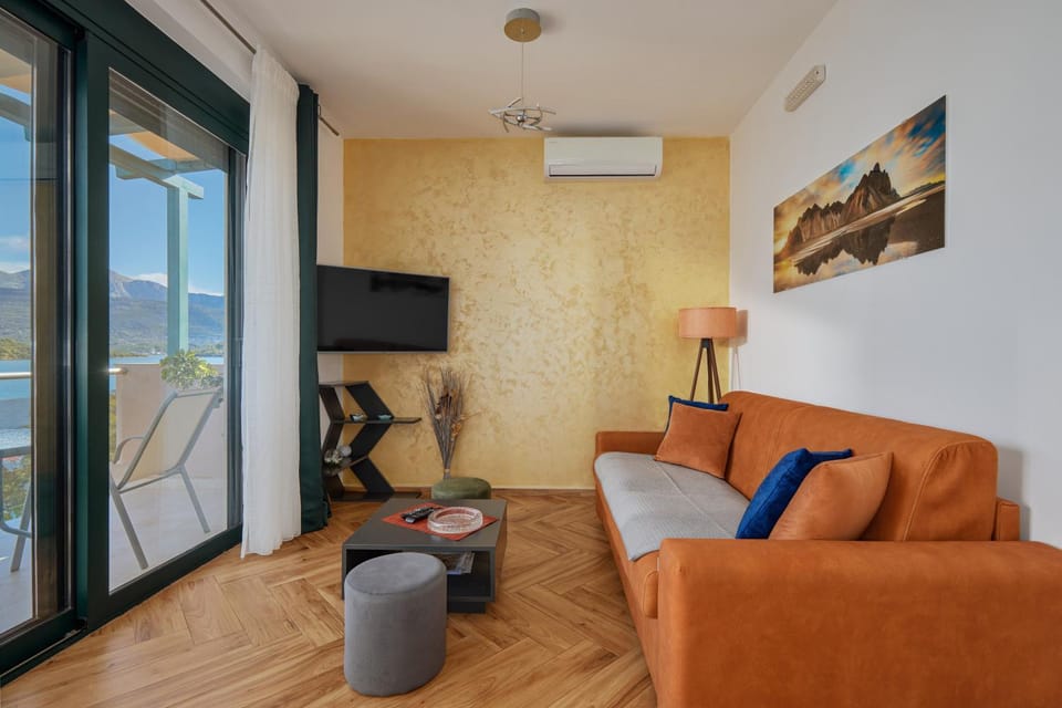 Apartments Tramonto Apartment in Kotor Municipality