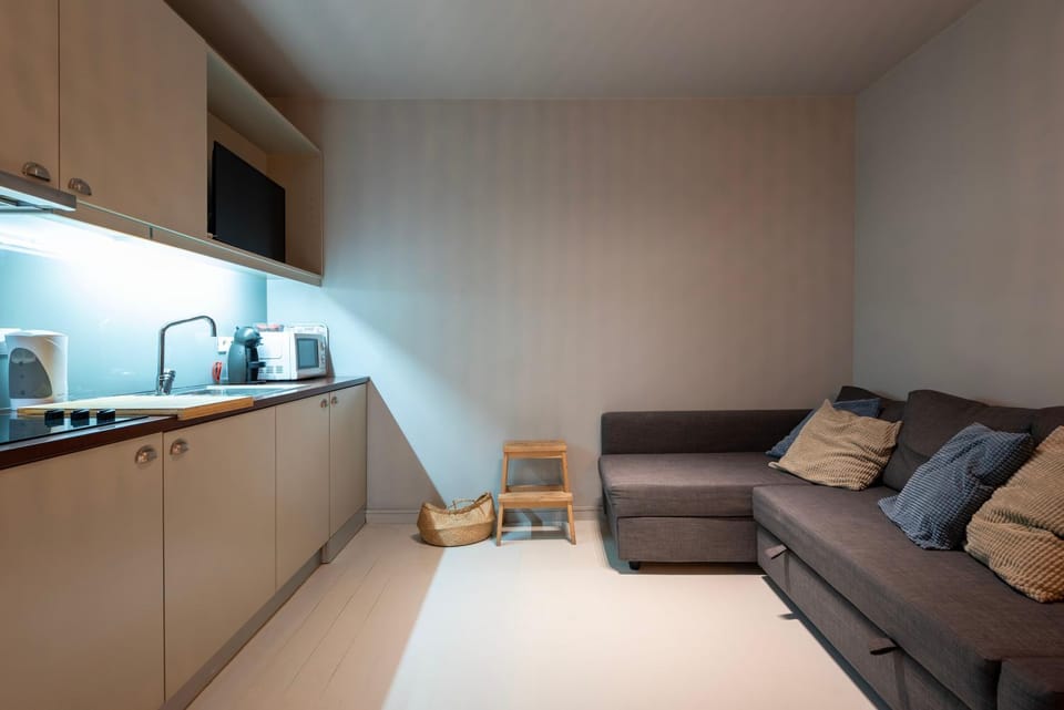 Kitchen or kitchenette, Living room