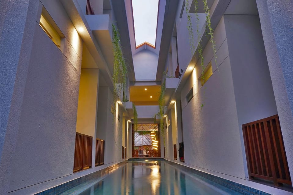 Swimming pool, Swimming pool