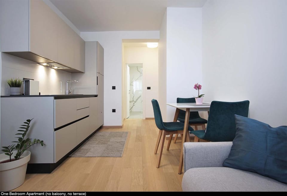 Bathroom, Photo of the whole room, Dining area, kitchen