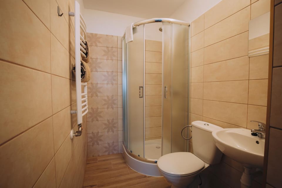 Shower, Toilet, Bathroom