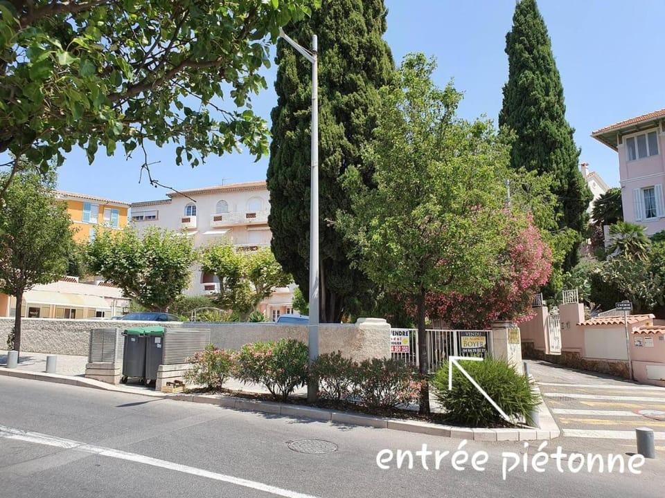 Studio avec Grand Balcon- Résidence de Caractère Apartment in French Riviera