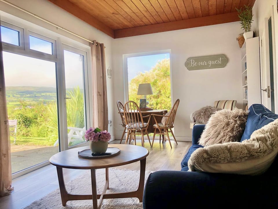 Ballygally Seaview and Garden Hideaway Apartment in Northern Ireland