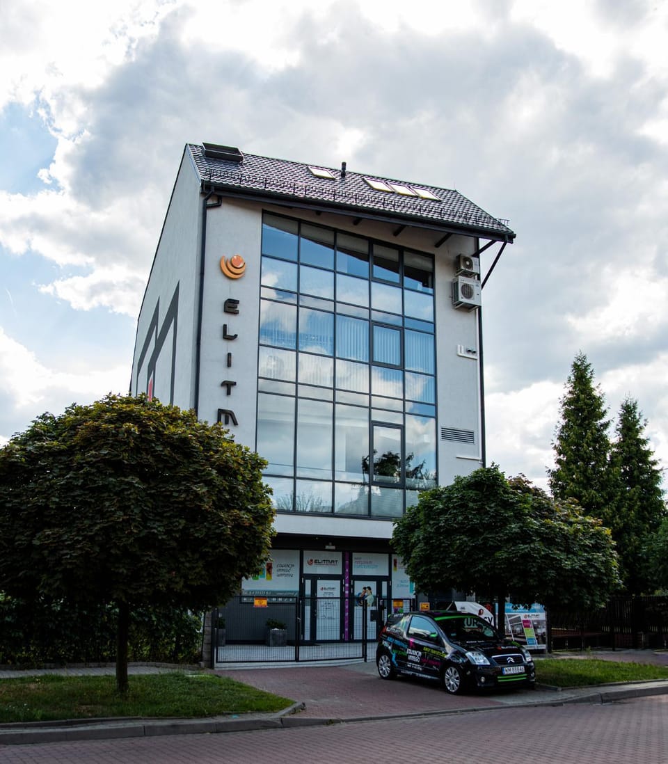 Property building, Facade/entrance, On site