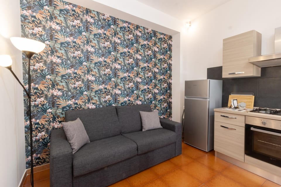 Kitchen or kitchenette, Living room, Seating area
