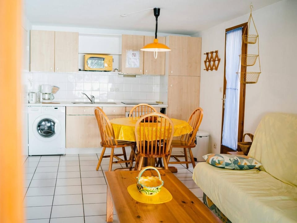 Villa 2-pièces au calme avec mezzanine, terrasse et parking - 5 couchages - Animaux acceptés - FR-1-409-130 Villa in Narbonne
