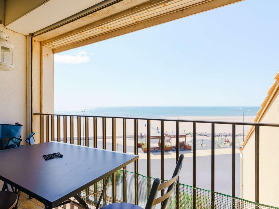 Appartement 4 pers avec WIFI, animaux admis, parking privé - FR-1-409-142 Apartment in Narbonne