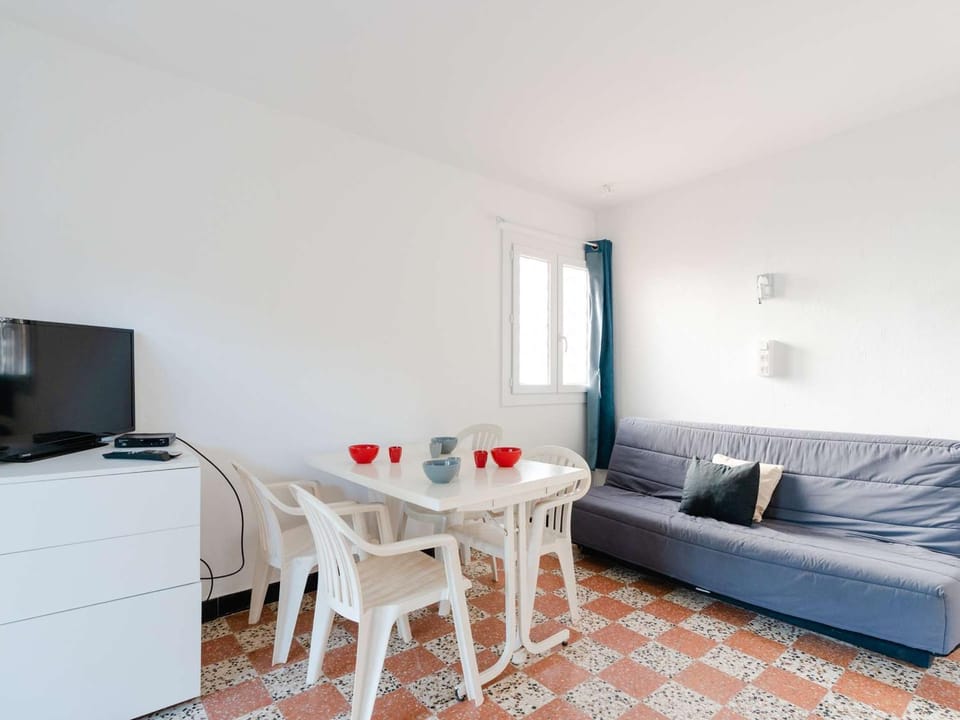 Appartement T2 en RDC, 6 pers, Narbonne-Plage, 100m de la mer, animaux OK, cuisine équipée, WiFi - FR-1-409-149 Apartment in Fleury
