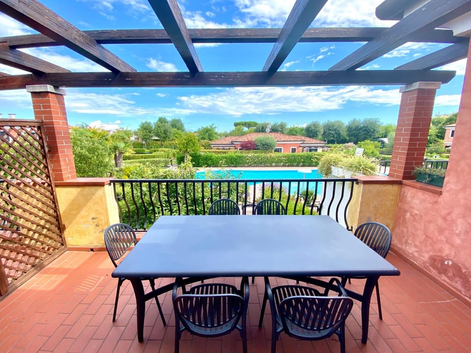 Balcony/Terrace, Garden view