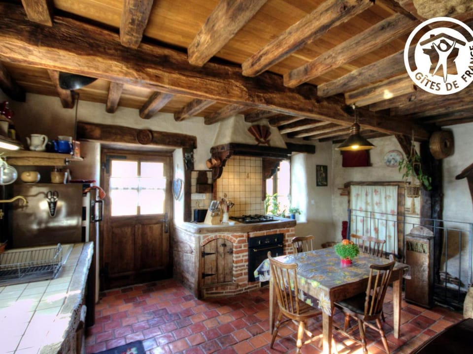 Gîte charmant avec poêle à bois, animaux acceptés - FR-1-496-137 House in Auvergne-Rhône-Alpes