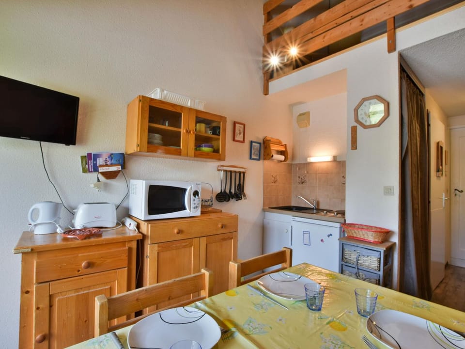 Charmant Duplex avec Balcon et Parking à Bernex, Proche Remontées Mécaniques Apartment in Haute-Savoie
