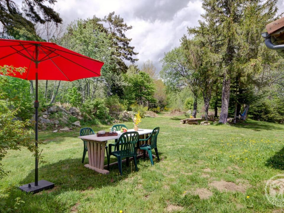Gîte confortable pour 6 près des pistes, animaux admis - FR-1-496-138 House in Auvergne-Rhône-Alpes