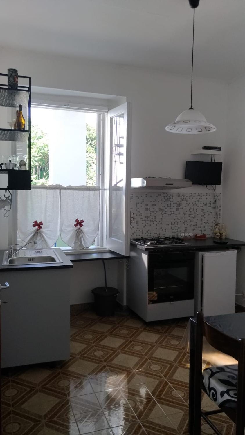 TV and multimedia, Kitchen or kitchenette