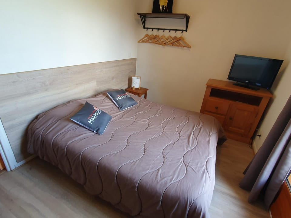 Chalet Mitoyen 3 Pièces, 7 Pers, Terrasse, Parking Gratuit, Animaux Acceptés - FR-1-863-6 Chalet in Provence-Alpes-Côte d'Azur