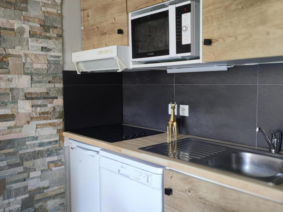 Chalet rénové 7 pers, 2 chambres, parking, animaux admis - FR-1-863-9 Chalet in Provence-Alpes-Côte d'Azur