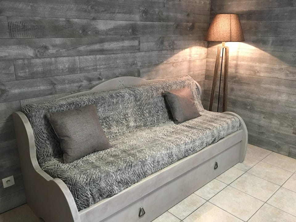 Chalet rénové 7 pers, 2 chambres, parking, animaux admis - FR-1-863-9 Chalet in Provence-Alpes-Côte d'Azur