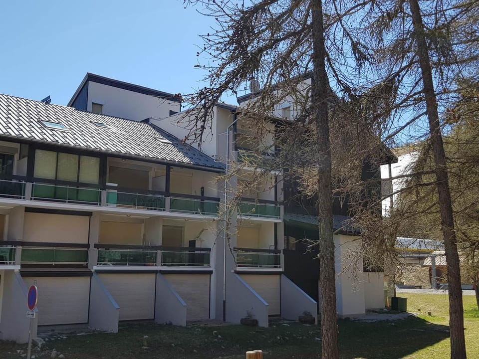 Studio rénové avec balcon, 4 couchages à La Joue du Loup Apartment in Provence-Alpes-Côte d'Azur