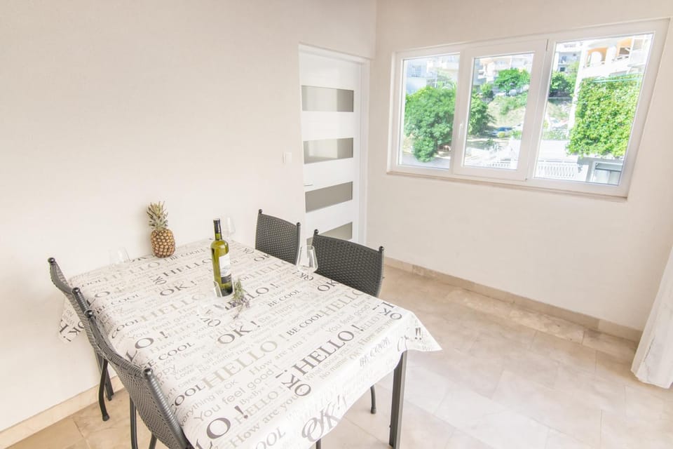 Apartment Holiday Apartment in Makarska