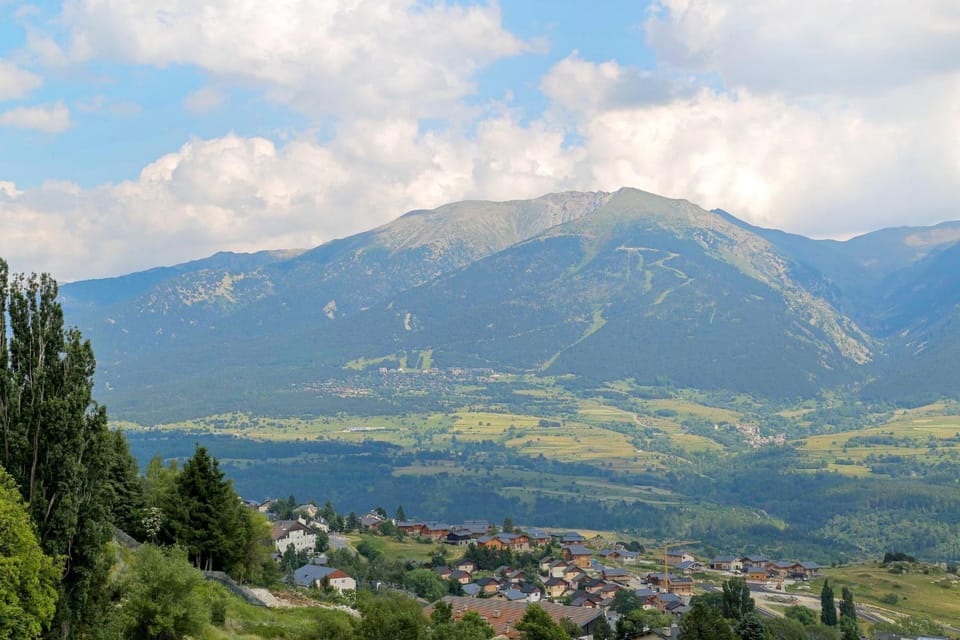 Nearby landmark, Spring, Day, Natural landscape, Bird's eye view, Summer, On site, Mountain view