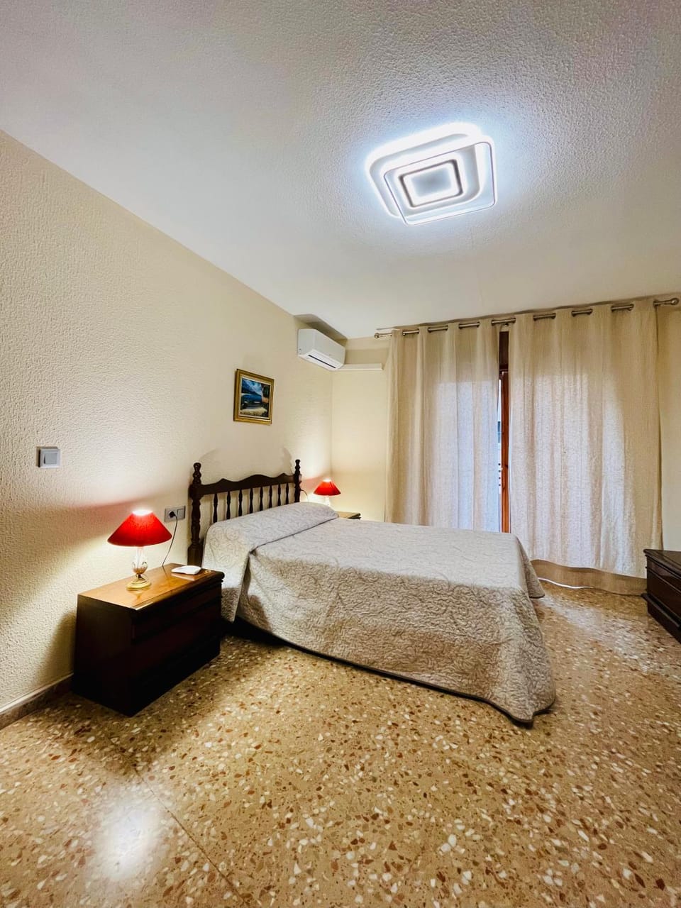 Bedroom, air conditioner