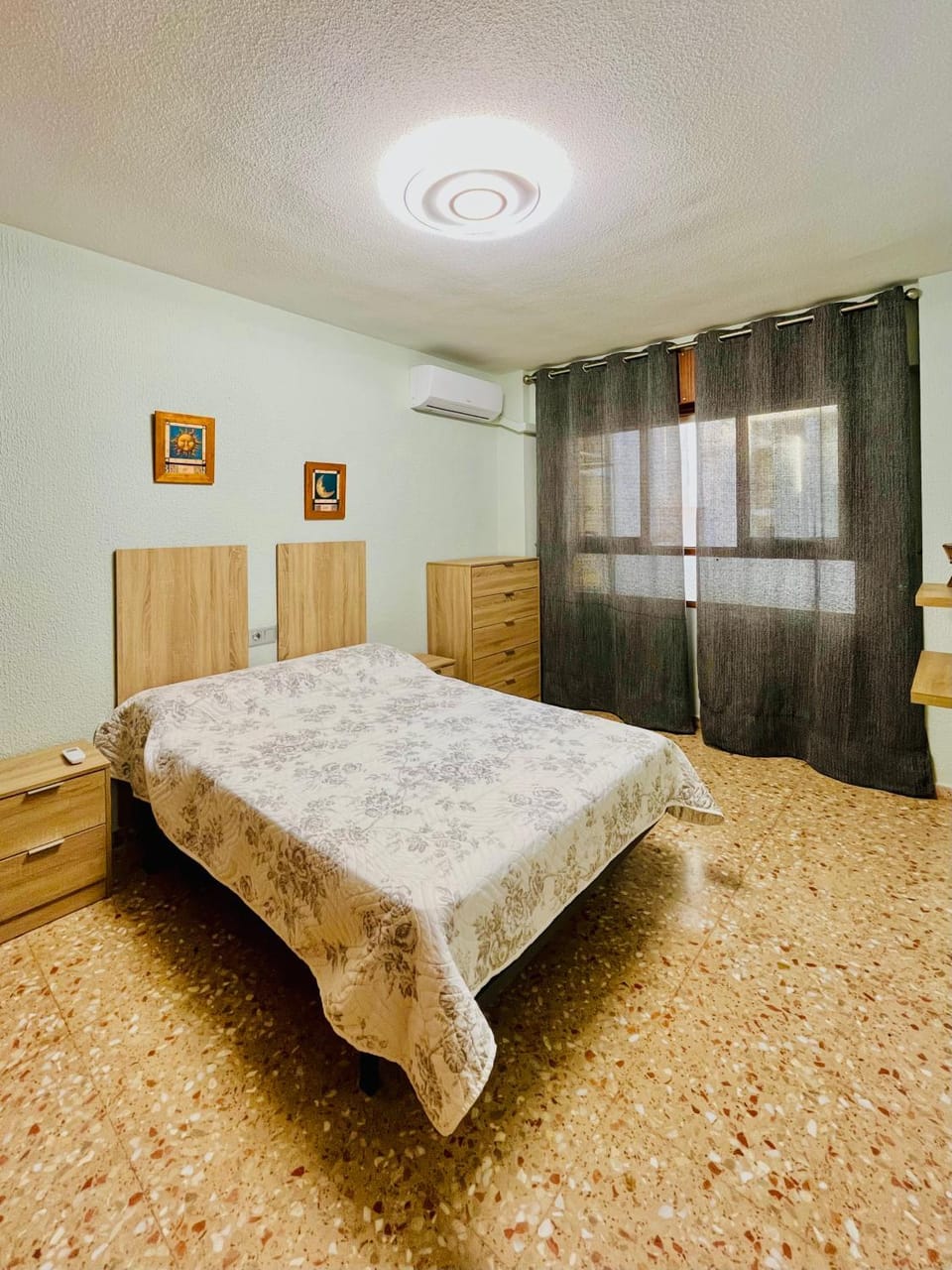 Bedroom, air conditioner