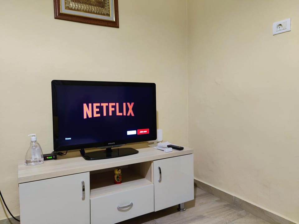 Communal lounge/ TV room, TV and multimedia