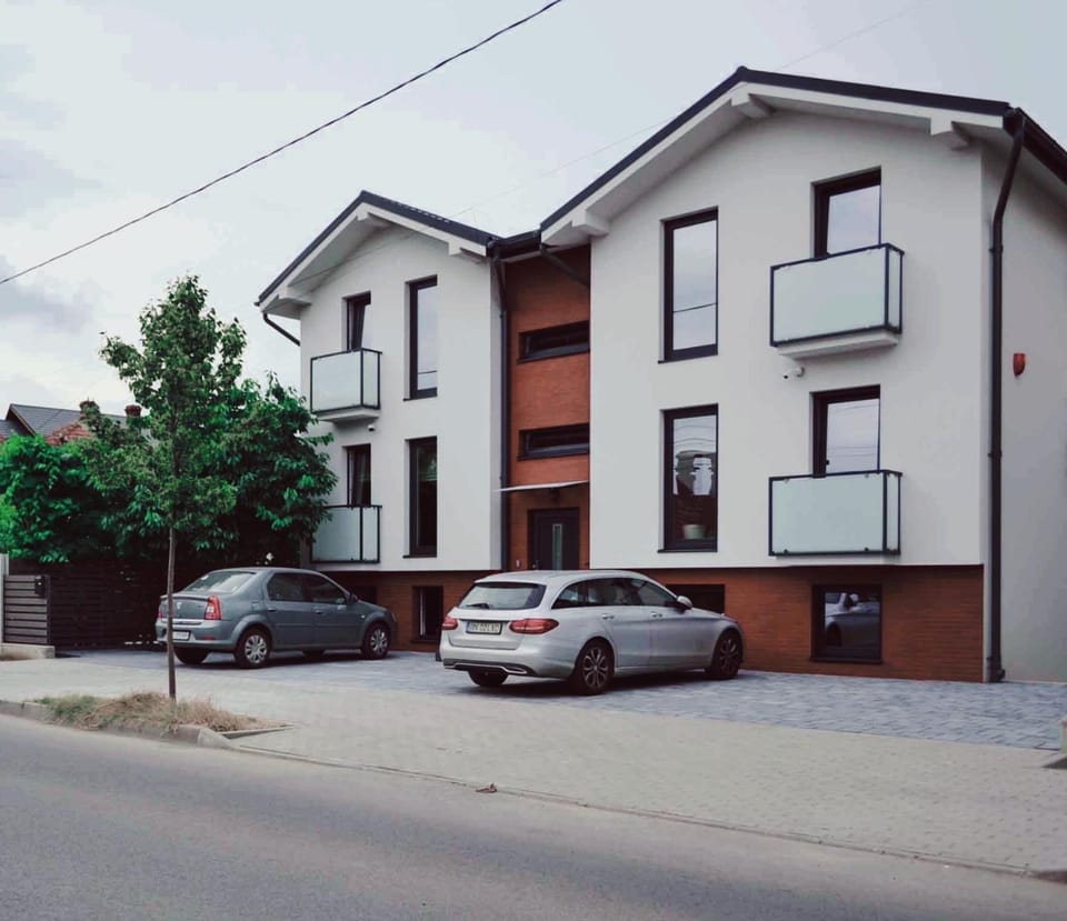 Vila White Tulip Apartment in Romania