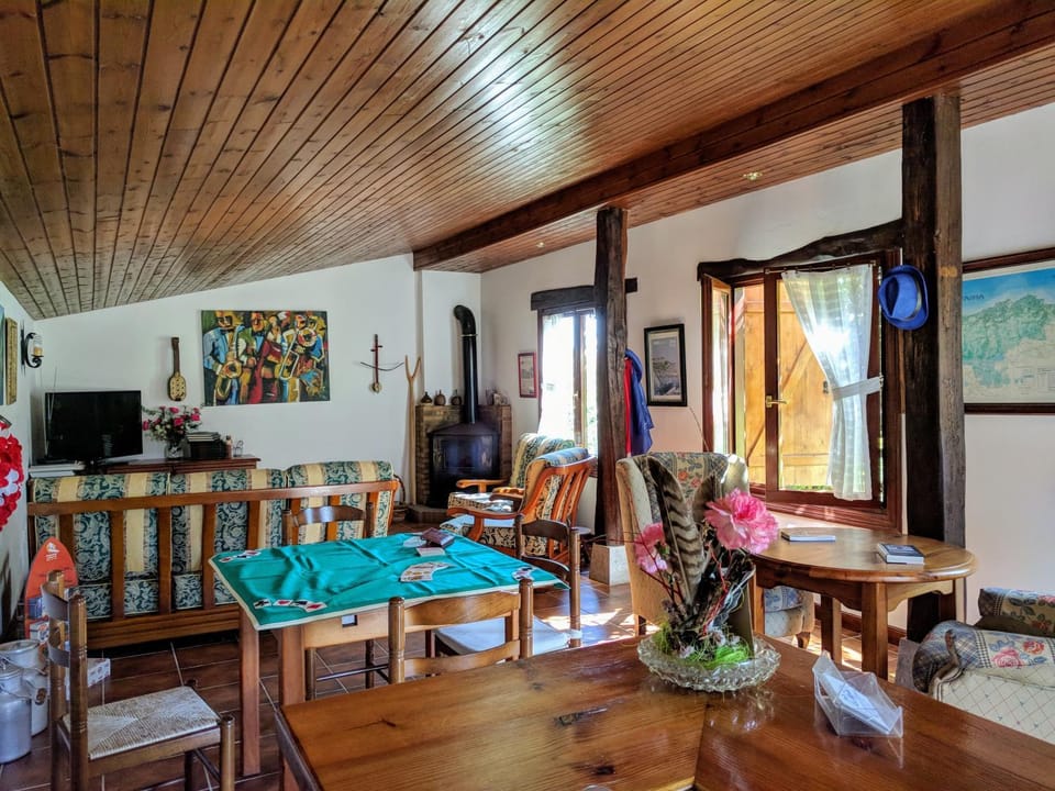 Communal lounge/ TV room