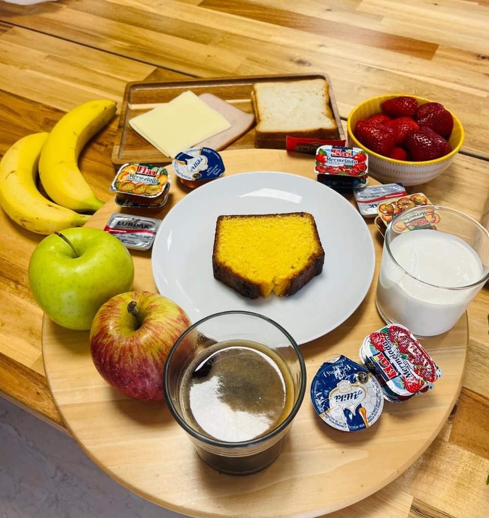 Food and drinks, Food, Breakfast