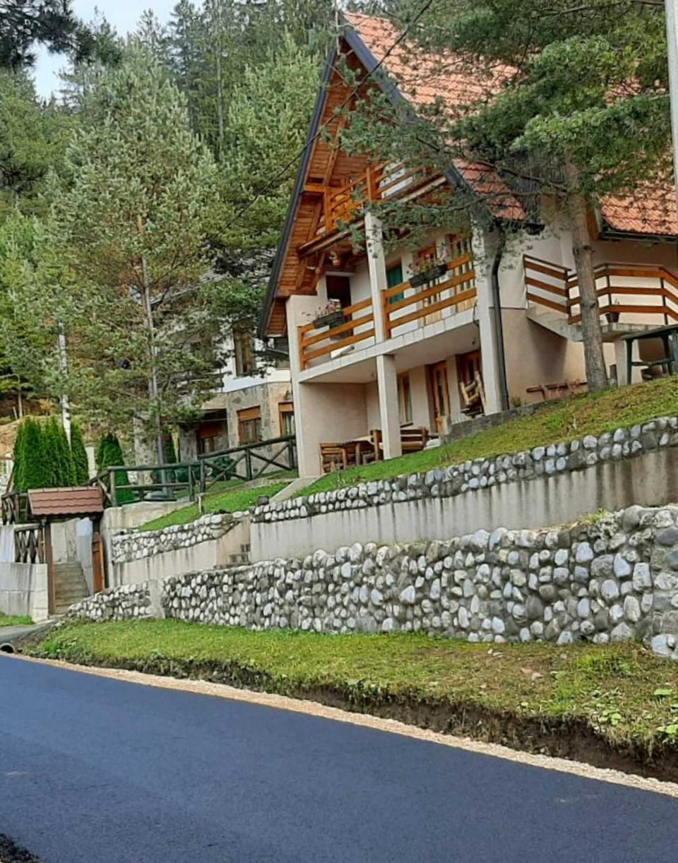Vila Borovi Nature lodge in Zlatibor District, Serbia