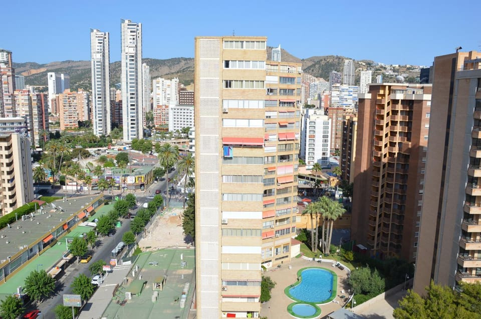 Neighbourhood, Street view