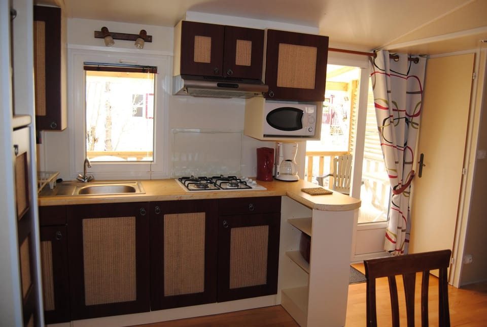 MOBILHOME 3 CHAMBRES Campground/ 
RV Resort in Occitanie