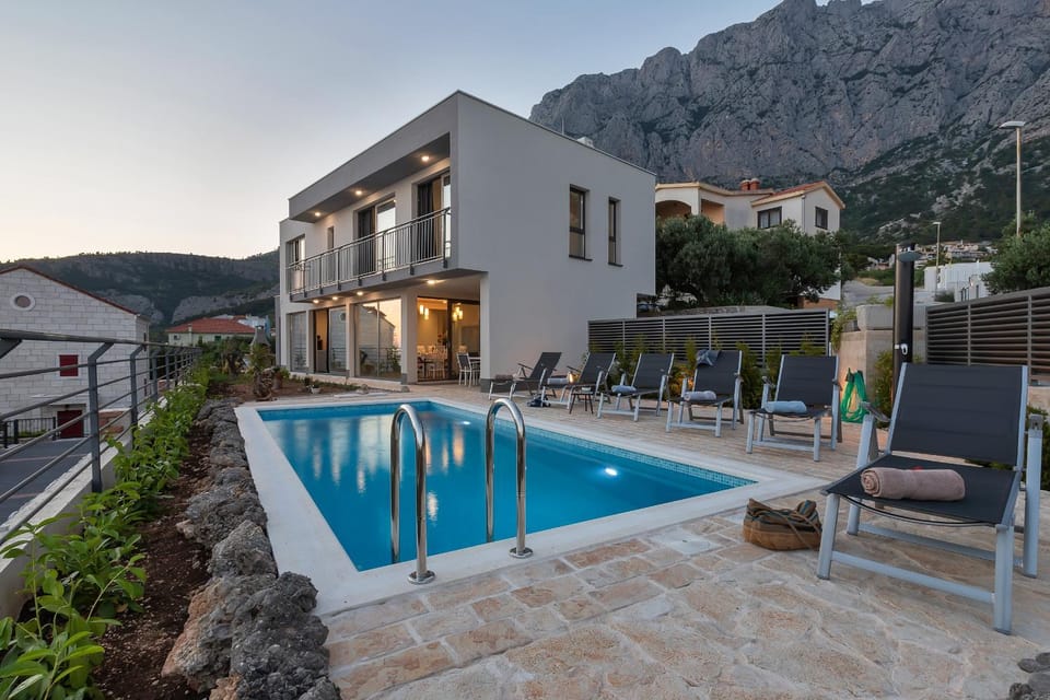 Facade/entrance, Swimming pool, Swimming pool