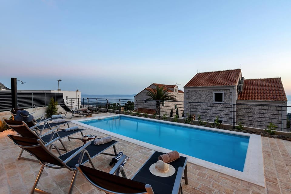 Pool view, Swimming pool, Sunrise