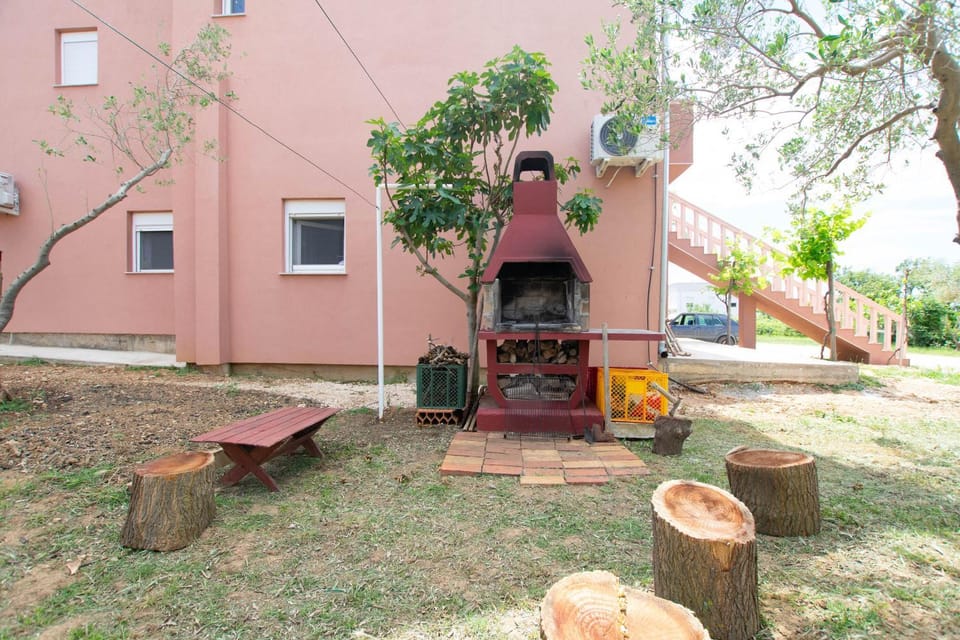 BBQ facilities, Other