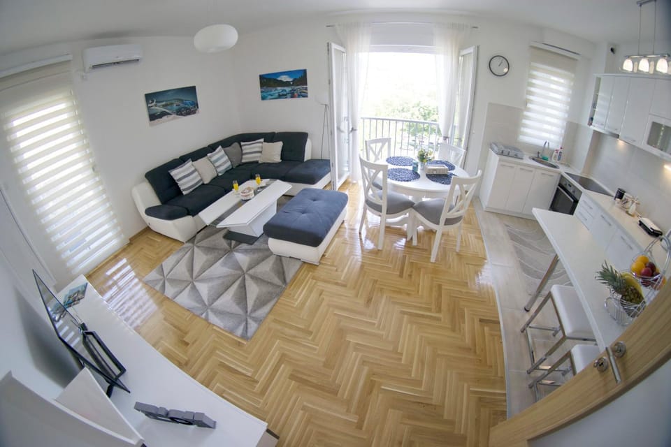 Living room, Seating area, Dining area