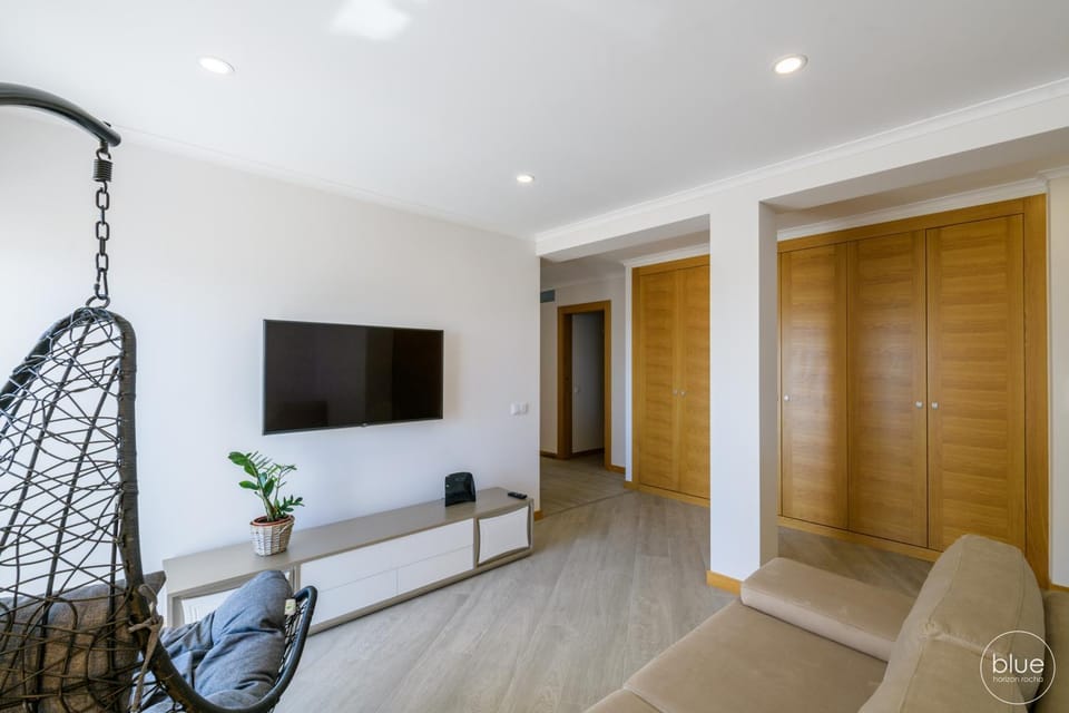 TV and multimedia, Seating area