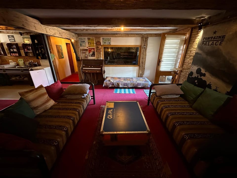 Bed, Living room, Bedroom