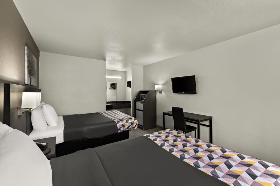 Bed, TV and multimedia, Photo of the whole room, Bedroom, minibar