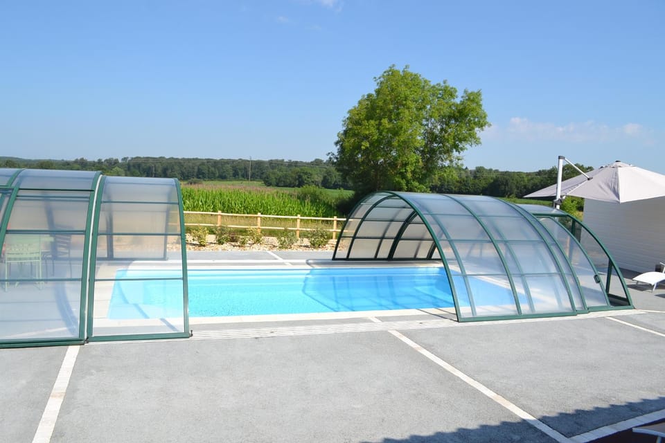 Swimming pool, Swimming pool